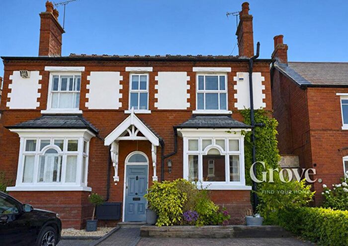 3 Bedroom Semi-Detached House For Sale In Western Road, Hagley, DY9