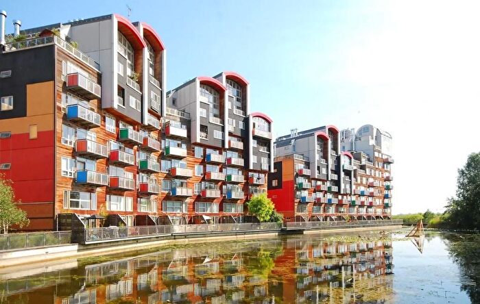2 Bedroom Flat To Rent In Renaissance Walk, Greenwich, London, SE10