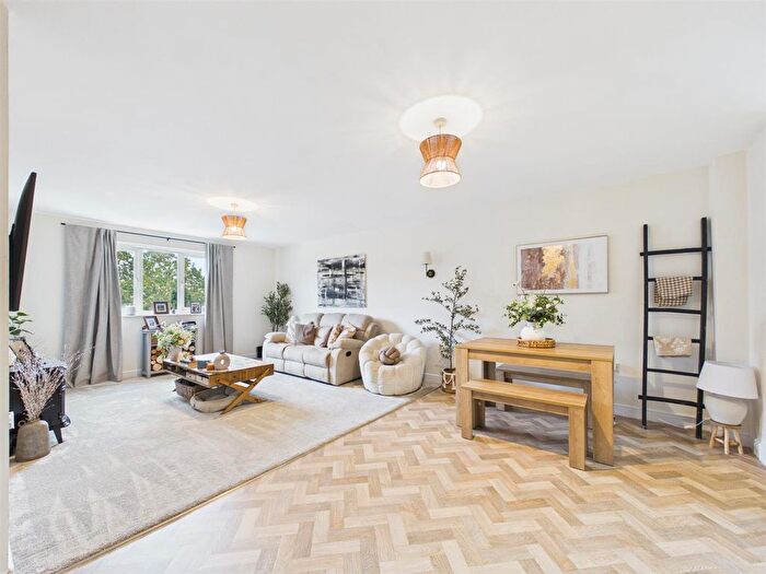 2 Bedroom Flat For Sale In Bristol Road, Quedgeley, Gloucester, GL2