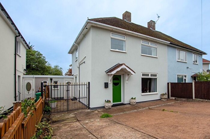 3 Bedroom Semi-Detached House For Sale In Westwick Road, Nottingham, NG8