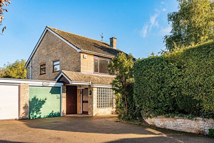 4 Bedroom Link Detached House For Sale In Cherry Orchard, Great Coxwell, Faringdon, SN7