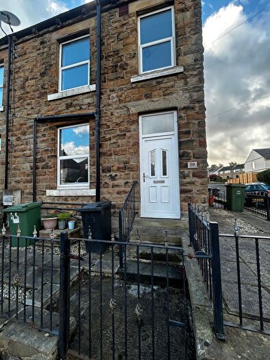 2 Bedroom End Of Terrace House To Rent In Carlinghow Lane, Batley, WF17