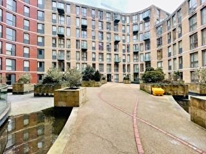 1 Bedroom Flat For Sale In I-Land, Essex Street, B5