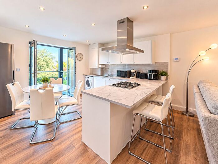 2 Bedroom Flat For Sale In Marina View, Burnley, BB12