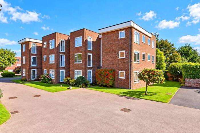 1 Bedroom Flat For Sale In Mill Road, Worthing, West Sussex, BN11