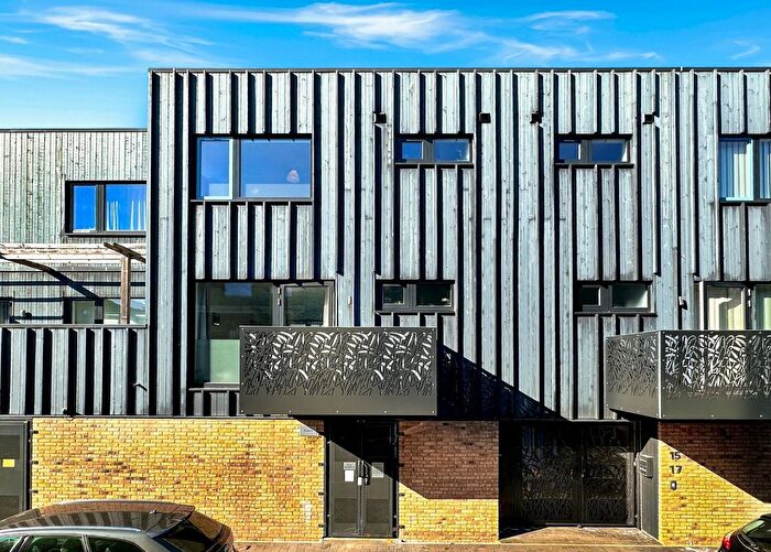2 Bedroom Flat For Sale In Hartree Lane, Trumpington, Cambridge, CB2