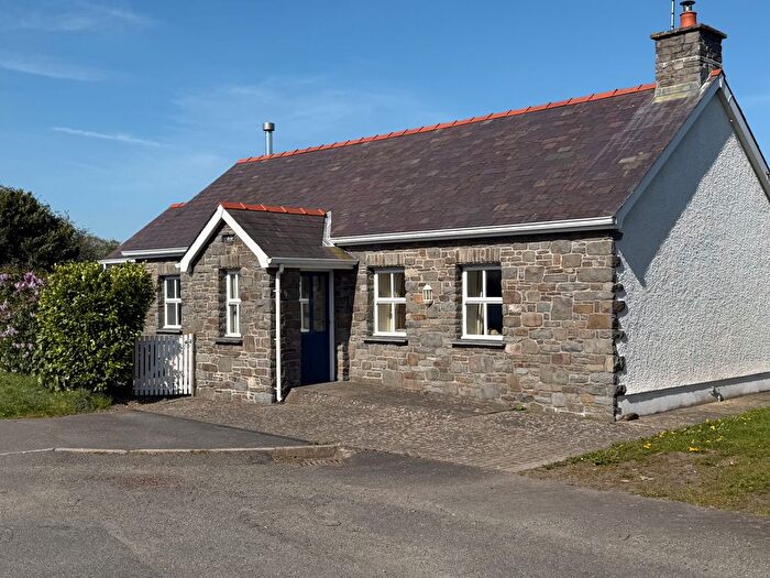 3 Bedroom Bungalow To Rent In Eryl, Llanrhystud, SY23