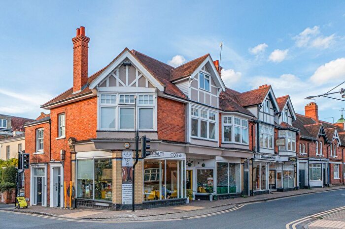 2 Bedroom Flat For Sale In Wargrave, Reading, RG10