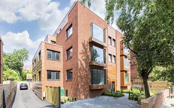 2 Bedroom Flat To Rent In Finchley Road, Hampstead, London, NW3