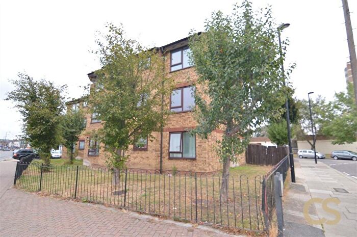 1 Bedroom Flat To Rent In Premier Court, Eastfield Road, Enfield, Greater London, EN3
