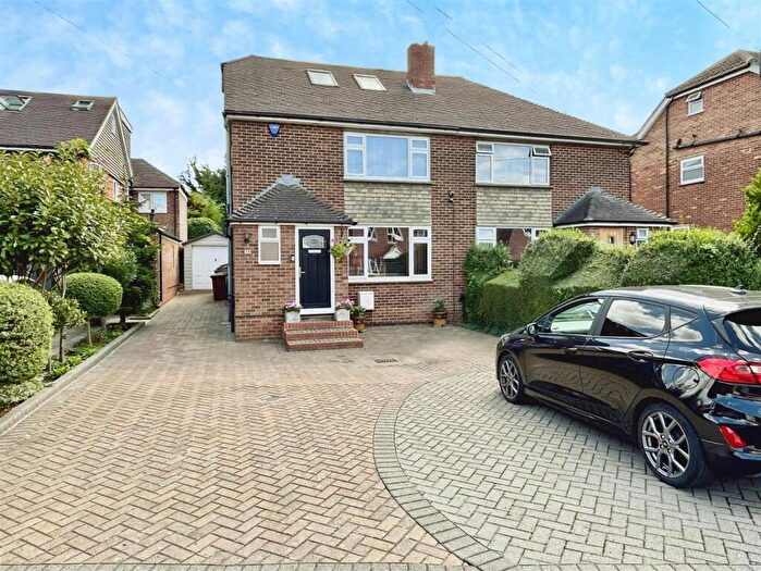 4 Bedroom Semi-Detached House For Sale In Hill Road, Rochester, ME1