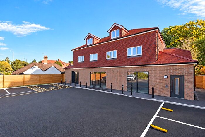 2 Bedroom Flat For Sale In London Road, Redhill, Surrey, RH1