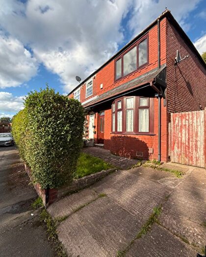 2 Bedroom End Of Terrace House To Rent In Suffolk Street, Oldham, OL9