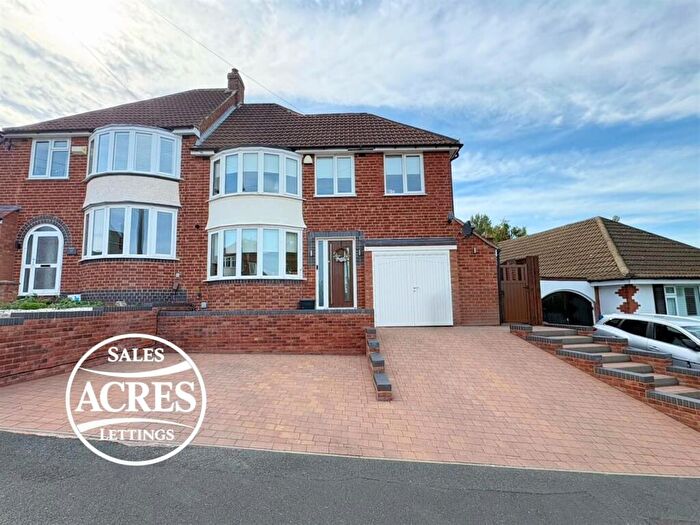 3 Bedroom Semi-Detached House For Sale In Moss Drive, Sutton Coldfield, B72