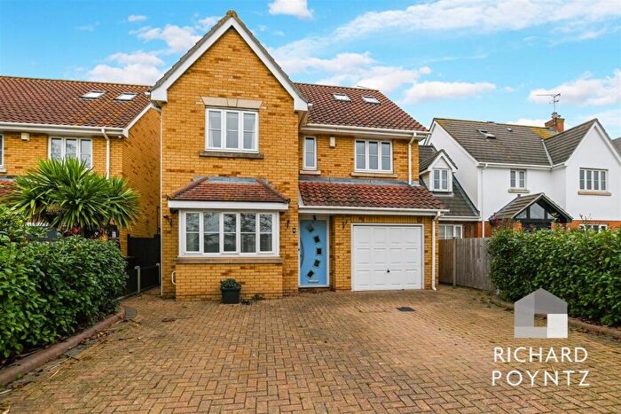 5 Bedroom Detached House For Sale In No Chain - Magnolia Close, Canvey Island, SS8