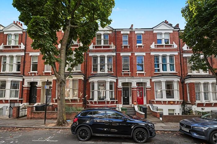 2 Bedroom Flat For Sale In Sotheby Road, London, N5