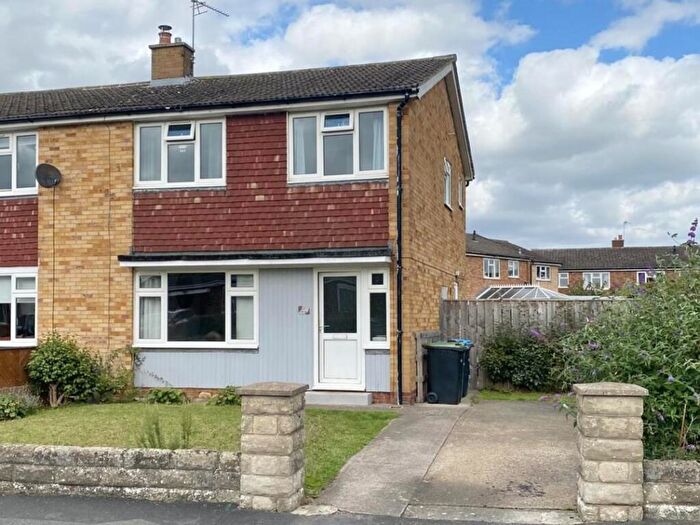 3 Bedroom Semi-Detached House For Sale In Pasture Drive, Bedale, DL8