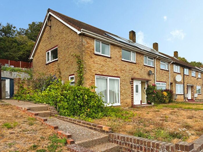 3 Bedroom Semi-Detached House For Sale In St. Davids Avenue, Dover, Kent, CT17