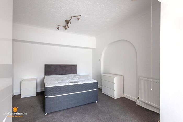 Studio To Rent In Tower Road, Rugby, Warwickshire, CV22