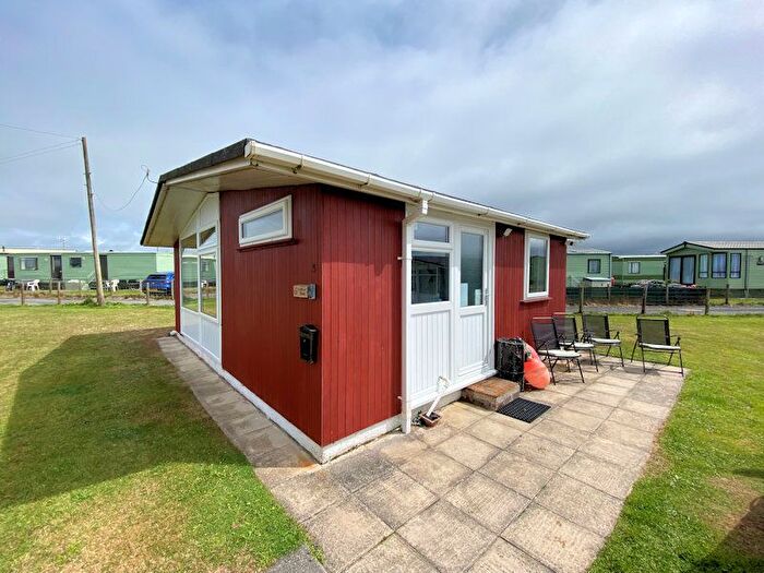 2 Bedroom Mobile/park Home For Sale In Tywyn, LL36