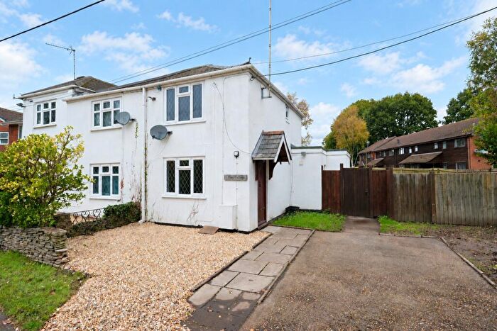 2 Bedroom Semi-Detached House To Rent In Long Lane, Marchwood, Southampton, SO40
