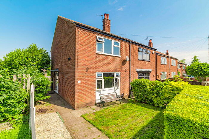 3 Bedroom Semi-Detached House For Sale In The Grange, Hyde, SK14