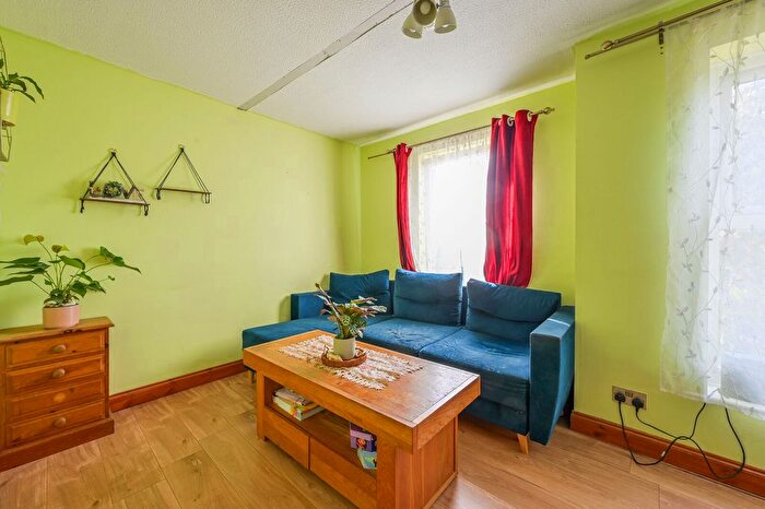 1 Bedroom Flat For Sale In Tollgate Road, Beckton, London, E6