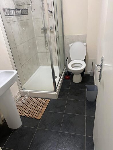 5 Bedroom Terraced House To Rent In Dunkirk Road, Nottingham, NG7