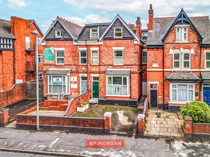 5 Bedroom Terraced House For Sale In Tennyson Road, Small Heath, Birmingham, West Midlands, B10