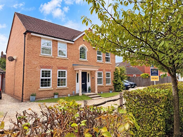 4 Bedroom Detached House For Sale In Lords Close, Wroughton, Swindon, SN4