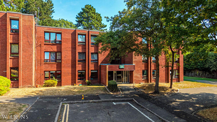 2 Bedroom Apartment For Sale In Bowlas Avenue, Sutton Coldfield, West Midlands, B74