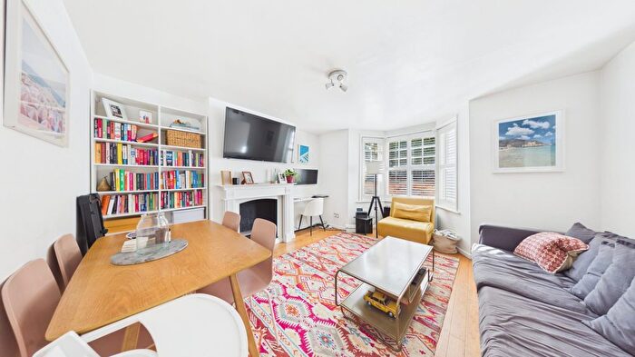 2 Bedroom Flat For Sale In Poets Road, Highbury, London, N5