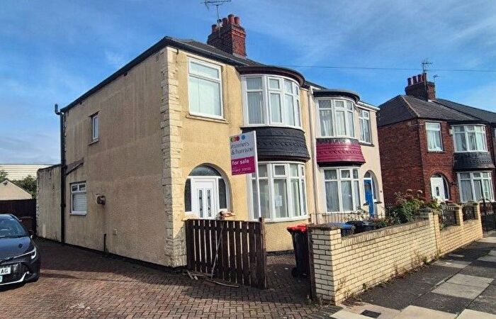 3 Bedroom Semi-Detached House For Sale In Hutton Road, Middlesbrough, TS4