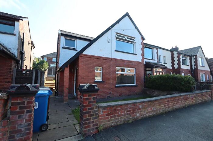 3 Bedroom Terraced House To Rent In Highfield Road, Prestwich, M25