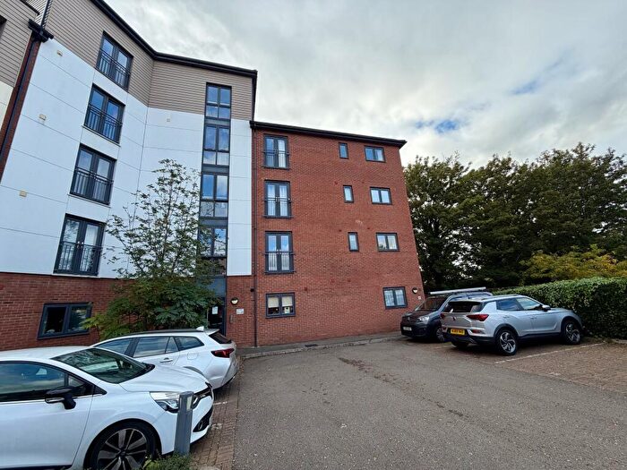 2 Bedroom Flat To Rent In Railway View, Kettering, NN16