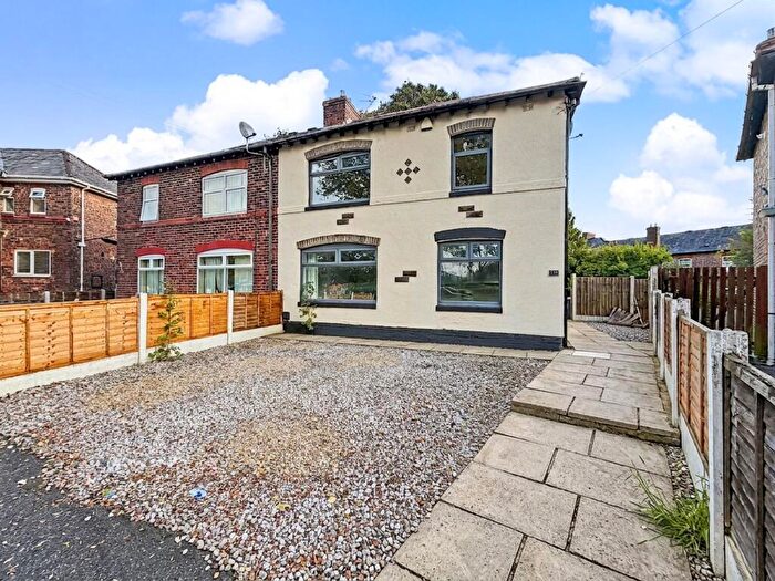 3 Bedroom Semi-Detached House For Sale In Littleton Road, Salford, M7