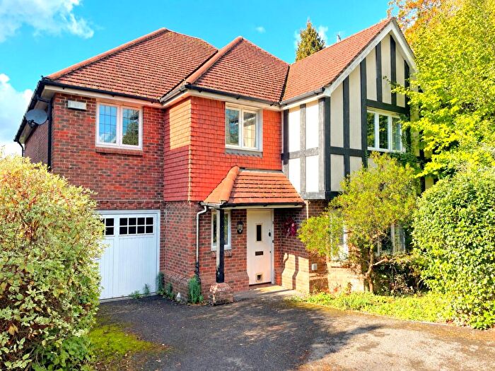5 Bedroom Detached House For Sale In Rowplatt Close, Felbridge, Surrey, RH19