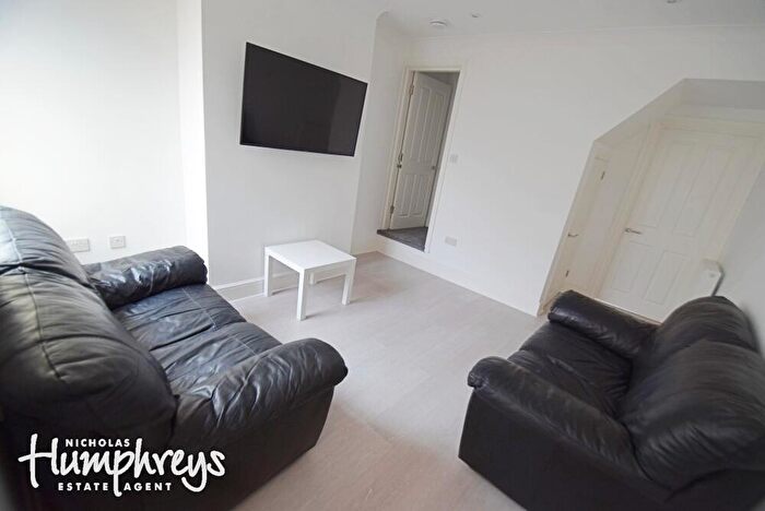 4 Bedroom Terraced House To Rent In Cauldon Road, Shelton, Stoke-On-Trent, ST4