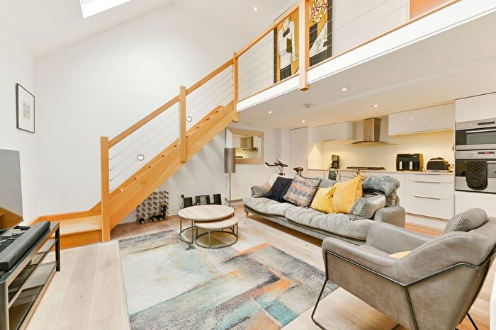1 Bedroom Maisonette To Rent In British Grove, Chiswick, Stamford Brook, W4