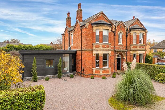 4 Bedroom Semi-Detached House For Sale In The Avenue, Newark, NG24