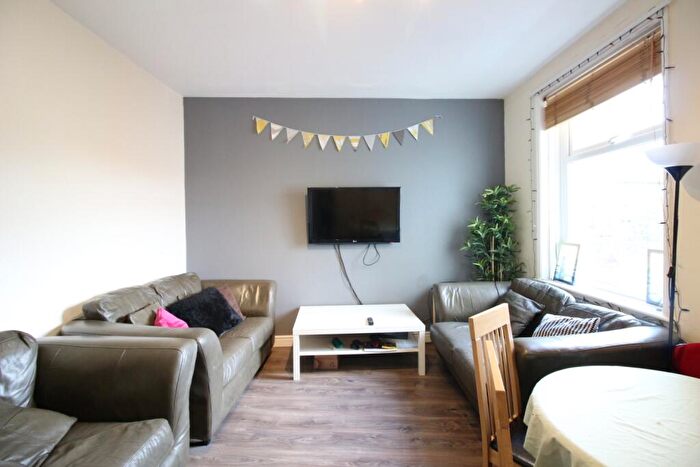 6 Bedroom Terraced House To Rent In Gelligaer Street, Cathays, CF24