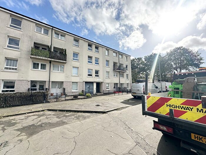 2 Bedroom Flat To Rent In Latherton Drive, Glasgow, G20