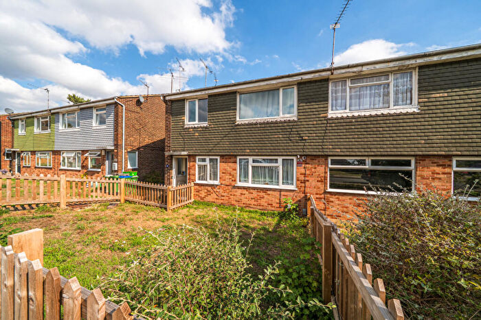 2 Bedroom Maisonette For Sale In Milford Close, London, SE2