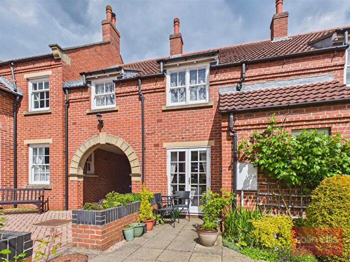 3 Bedroom Terraced House For Sale In Scalby Road, Scarborough, YO12