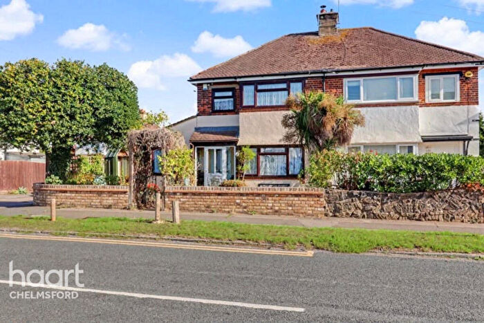 4 Bedroom Semi-Detached House For Sale In Loftin Way, Chelmsford, CM2