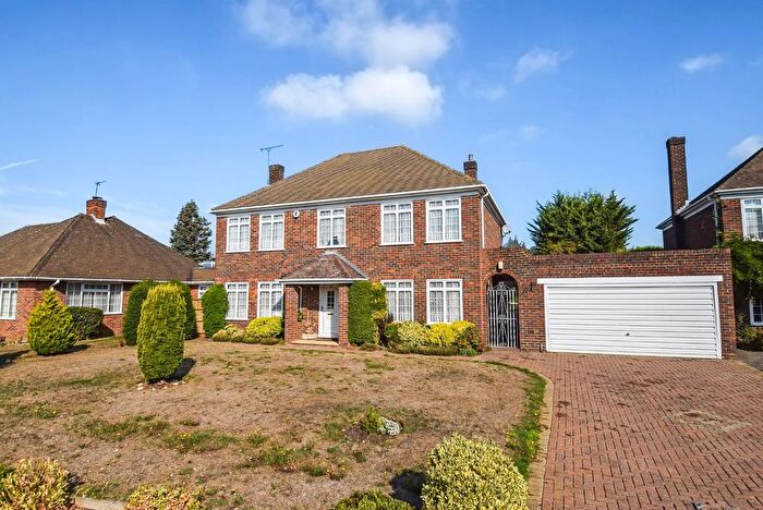 4 Bedroom Detached House For Sale In The Fairway, Burnham, Buckinghamshire, SL1