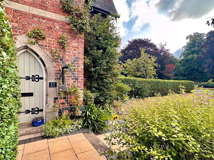 3 Bedroom Semi-Detached House For Sale In The Green, Reaseheath, Cheshire, CW5 - Photo 6