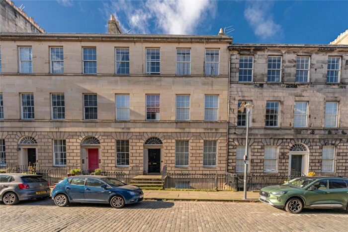3 Bedroom Flat For Sale In B Clarence Street, Edinburgh, EH3
