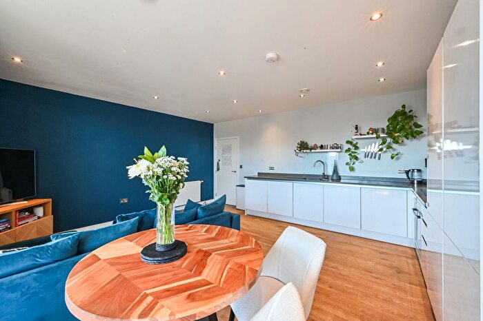 2 Bedroom Flat For Sale In Bolinder Way, Tower Hamlets, London, E3