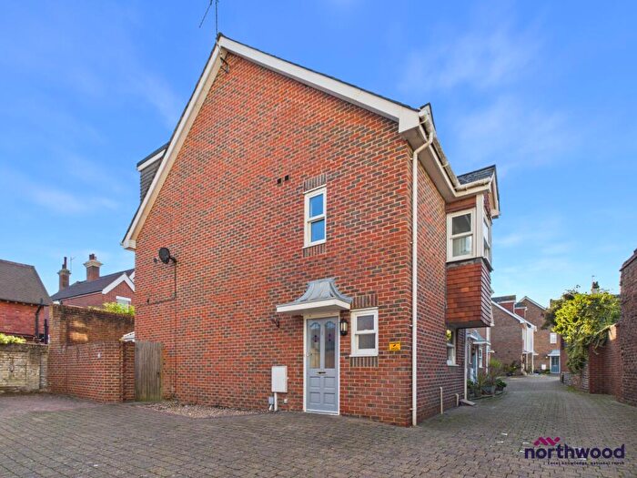 4 Bedroom Mews To Rent In South Street, Little Chelsea, Eastbourne, BN21